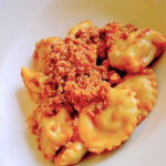 Tordelli versiliesi con ragù di carne, piatto della tradizione locale