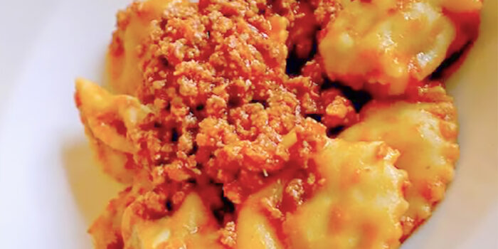 Tordelli versiliesi con ragù di carne, piatto della tradizione locale